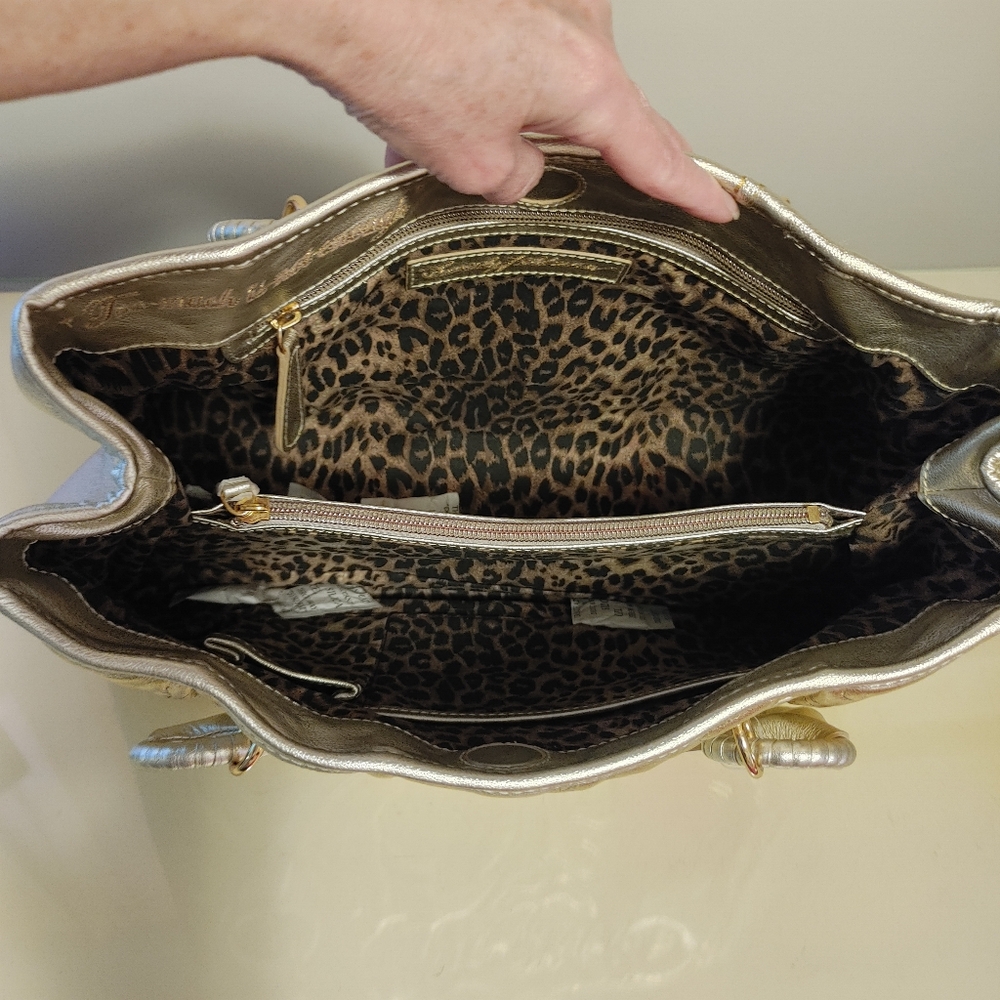 Vintage Beverly Feldman gold/patina handheld bag - Picture 7 of 7
